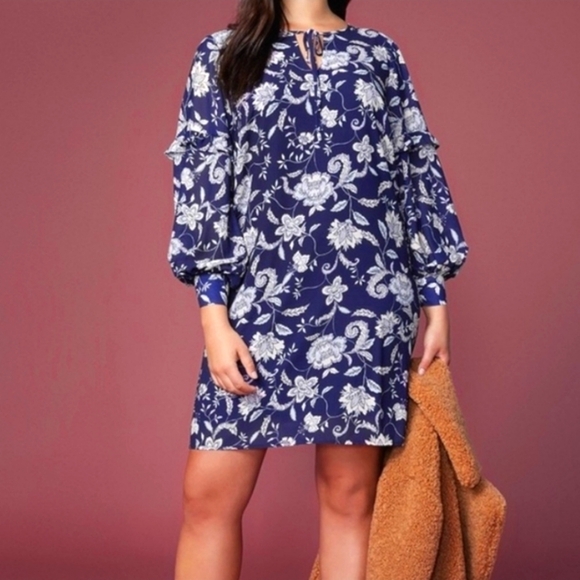 Eloquii Puff Sleeve Tie Neck Dress in Just Flowers - Picture 1 of 10